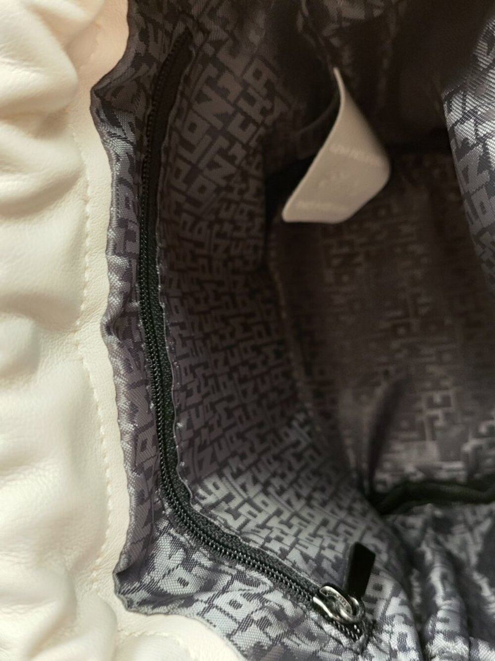 Longchamp Le Pliage Xtra Off-White Drawstring Bucket Bag - Picture 5 of 6